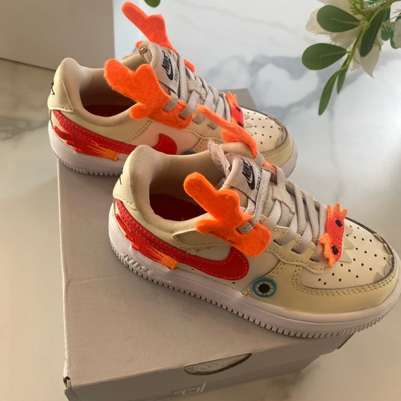 These are limited edition! Super cute! Definitely are favorite pair to date. - Picture 4 of 4